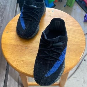 Toddler yeezys gently wore practically new